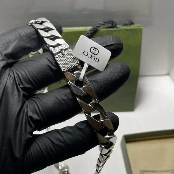 AUTH GUCCI CURB CHAIN/ BNWT - Picture 3 of 3
